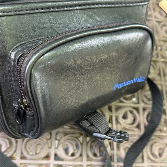 Panasonic Black Leather Camera bag - Picture 7 of 10